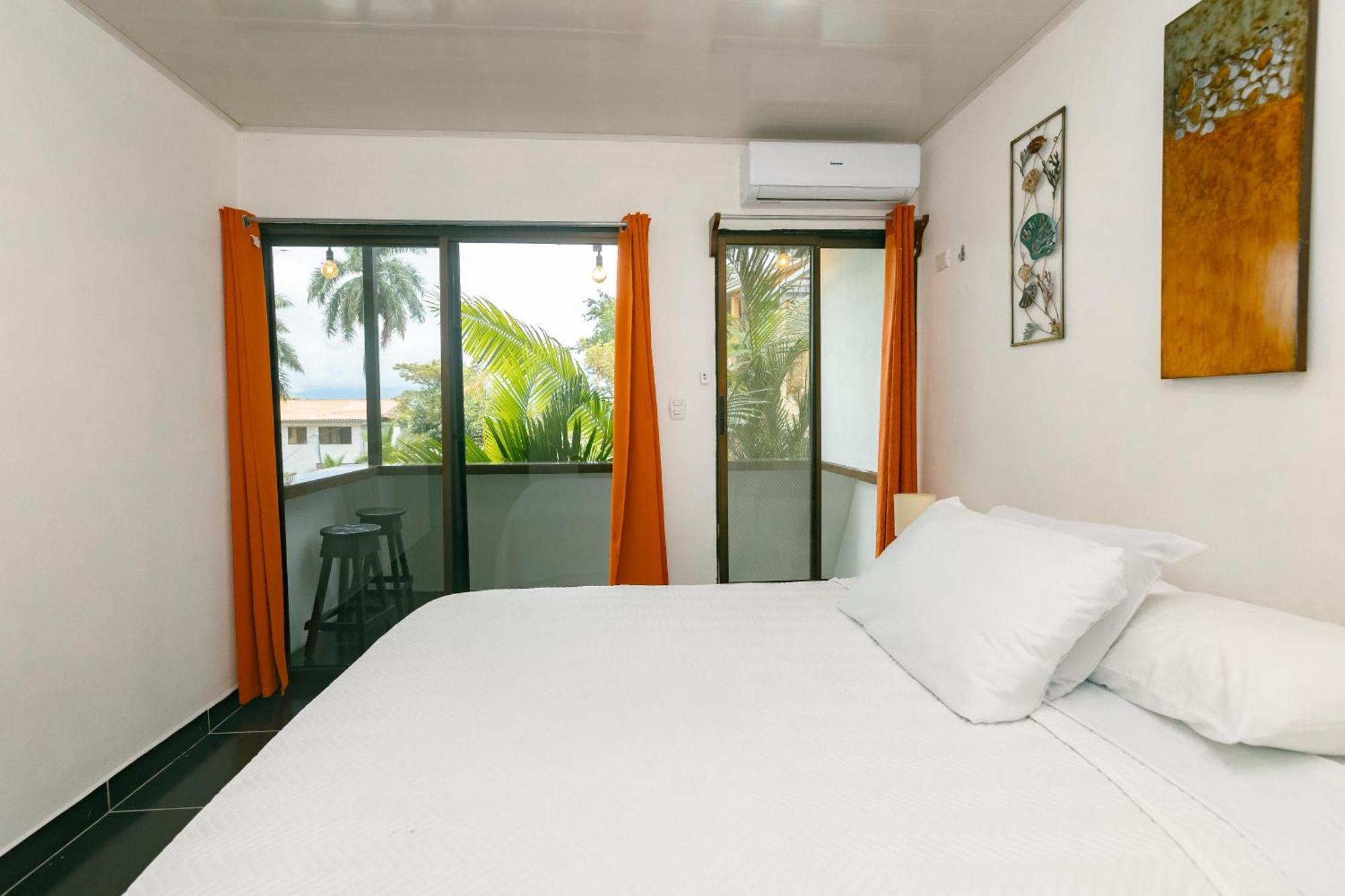 Vista Del Pacifico. Apartment Quepos Luaran gambar